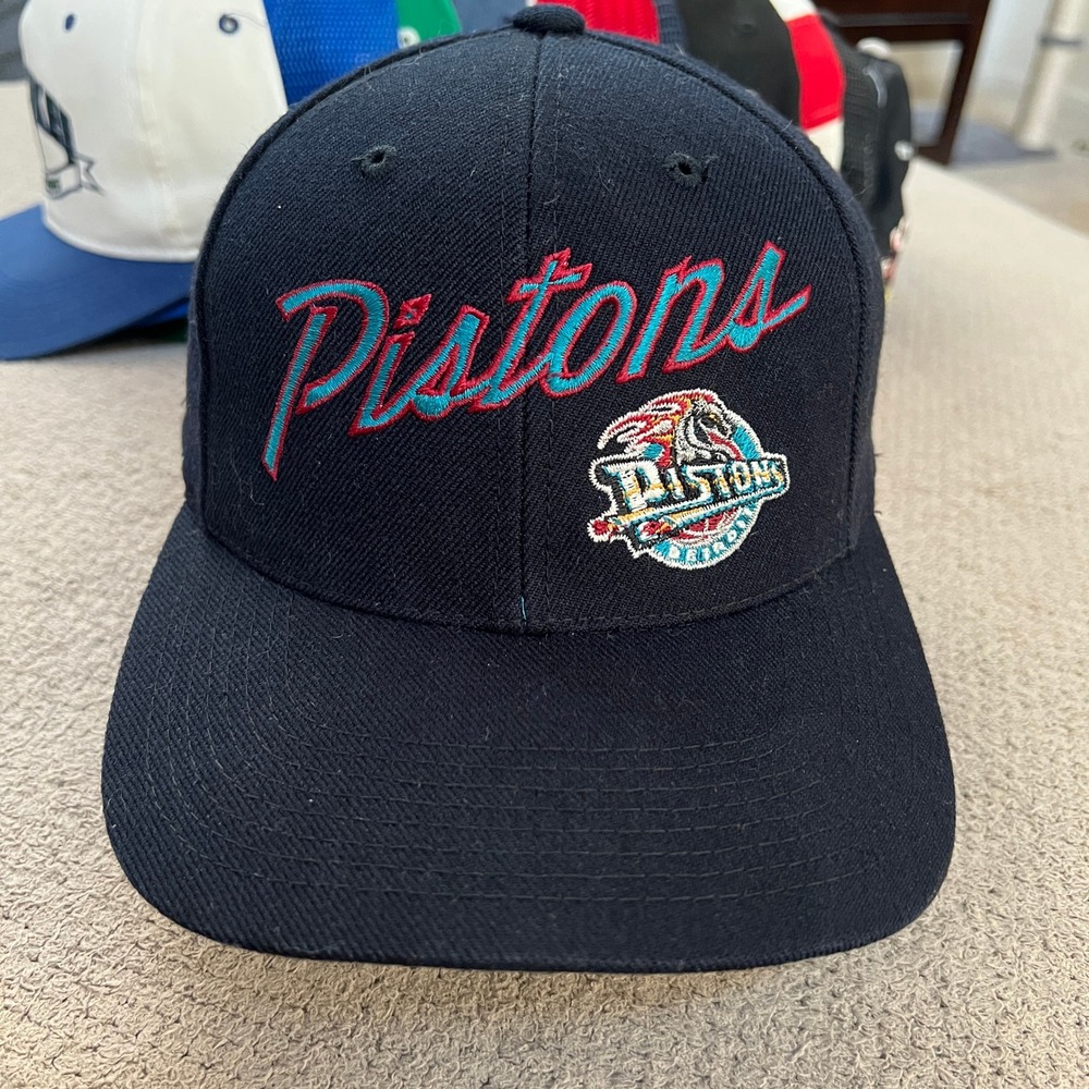Vintage 1990s Detroit Pistons Sports Specialties‎ script Snapback Hat Black Teal